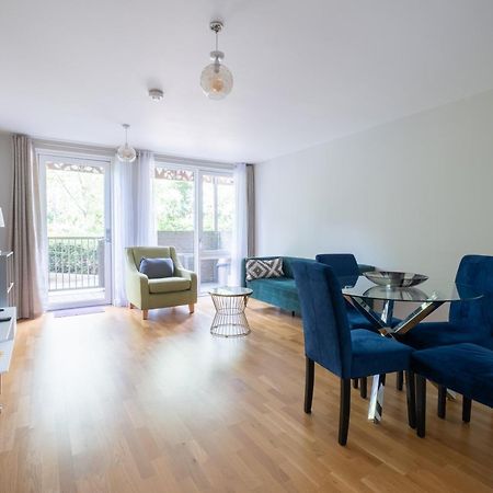 Brand New London Flat With Car Park Leilighet Eksteriør bilde